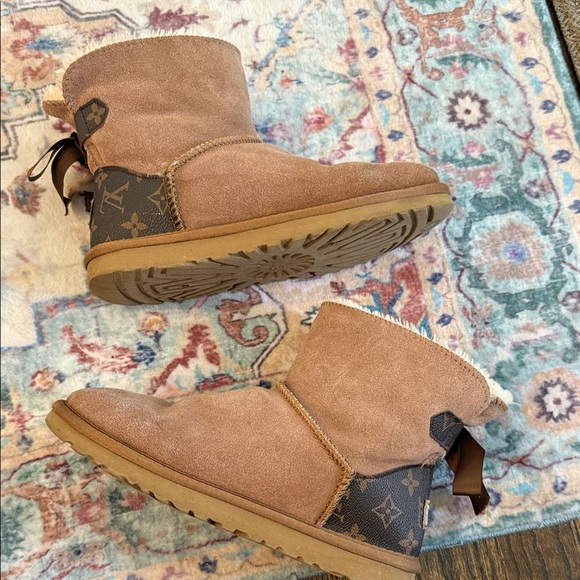 Ugg boots 8 Preloved fair shapeBrown Designer Boots LV